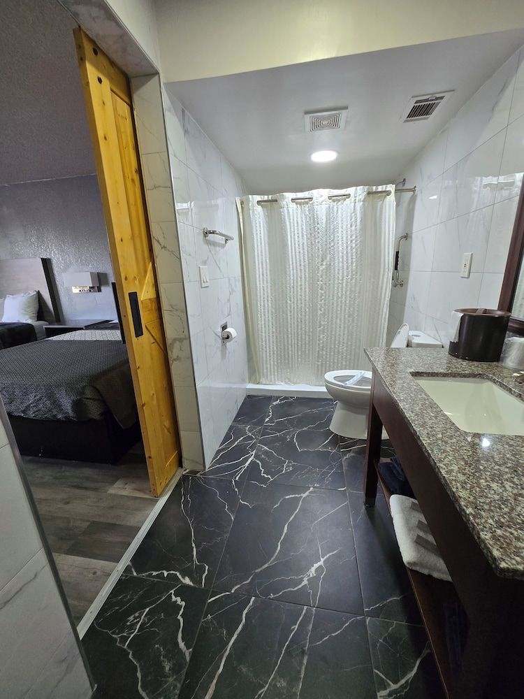 Stay Inn and Suites Standard Room, 1 King Bed 10