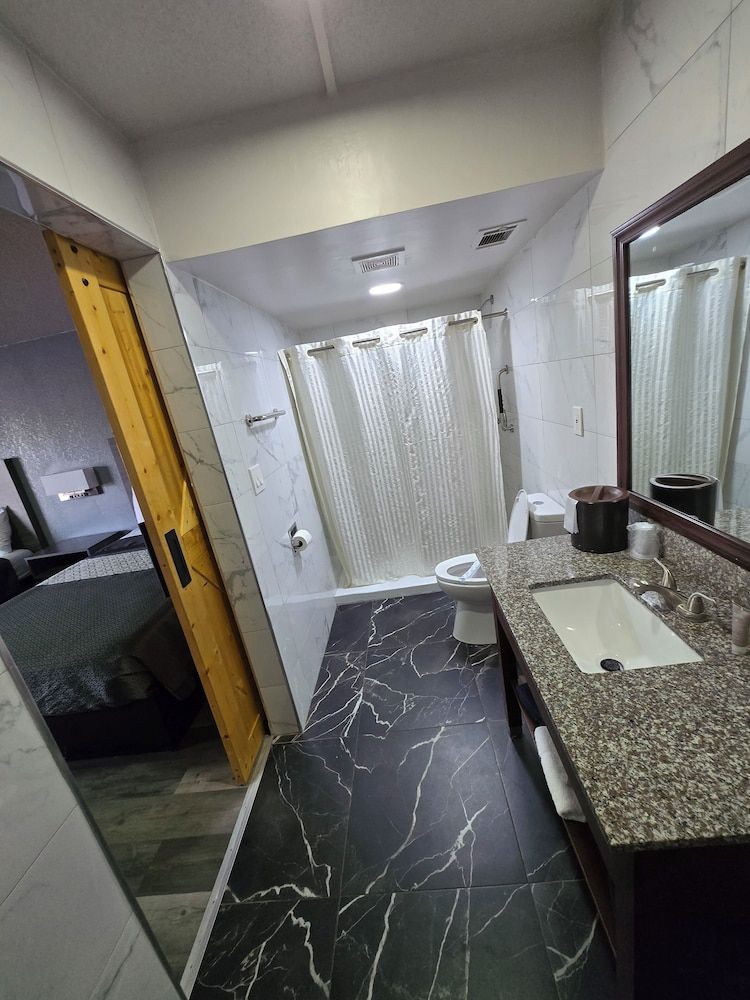 Stay Inn and Suites Standard Room, 1 King Bed 9