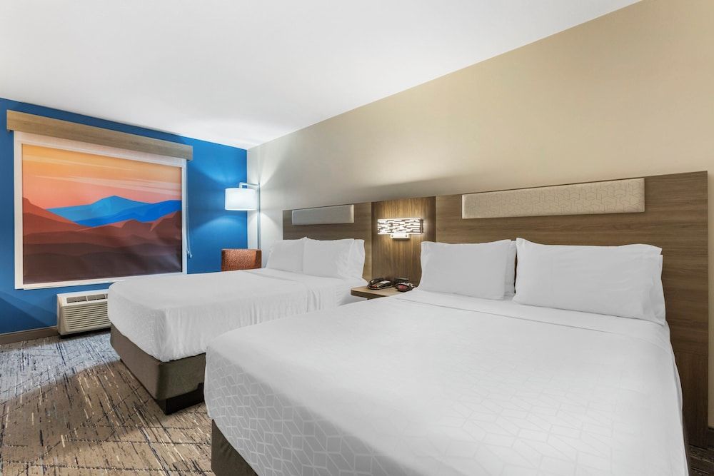Suite, Multiple Beds