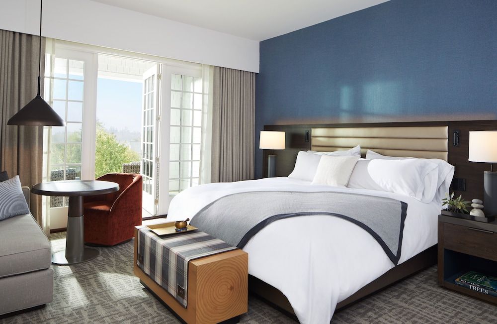 Room, 1 King Bed, Balcony (Blossom Hill)