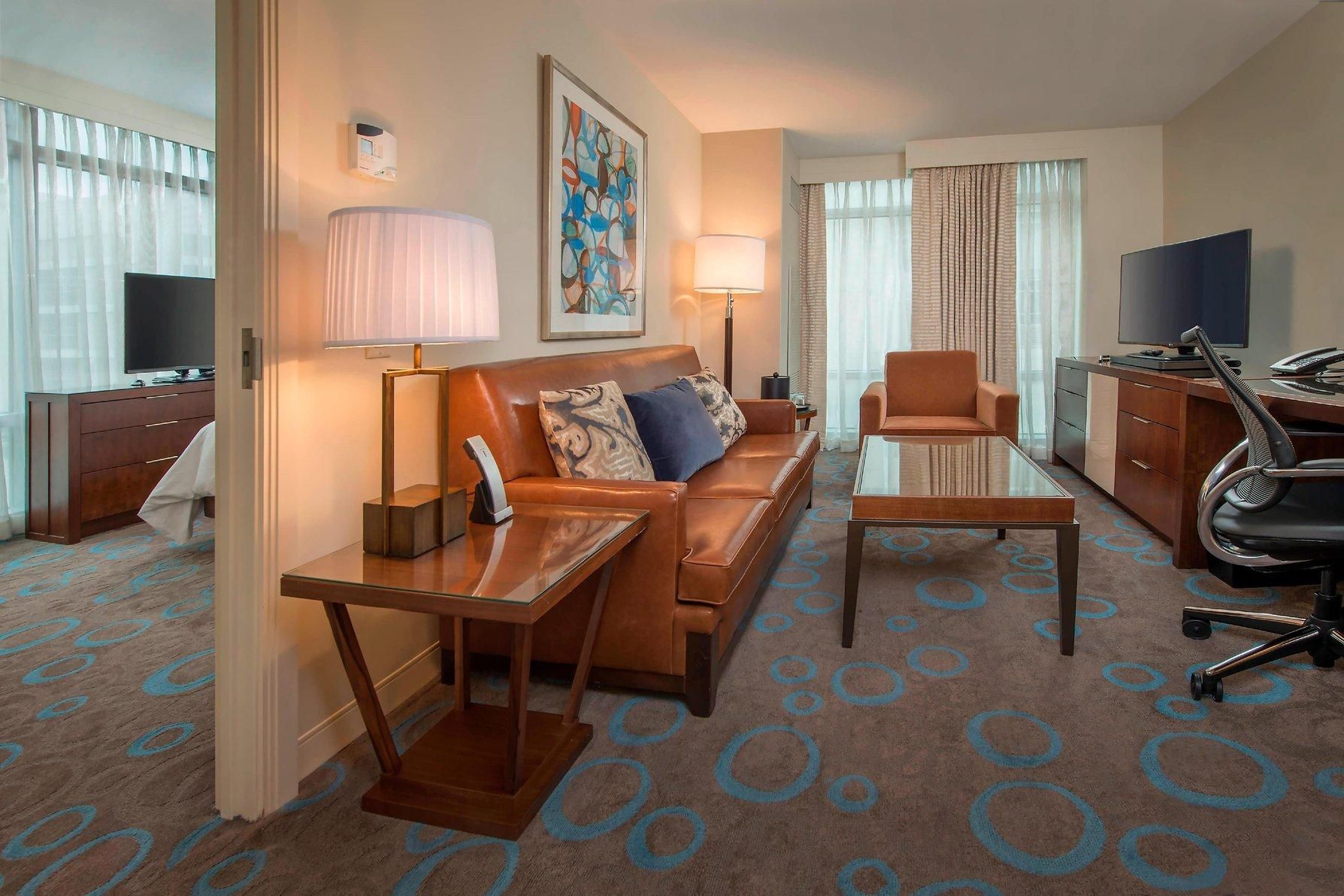 Executive, 1 Bedroom Suite, 1 King, Sofa bed