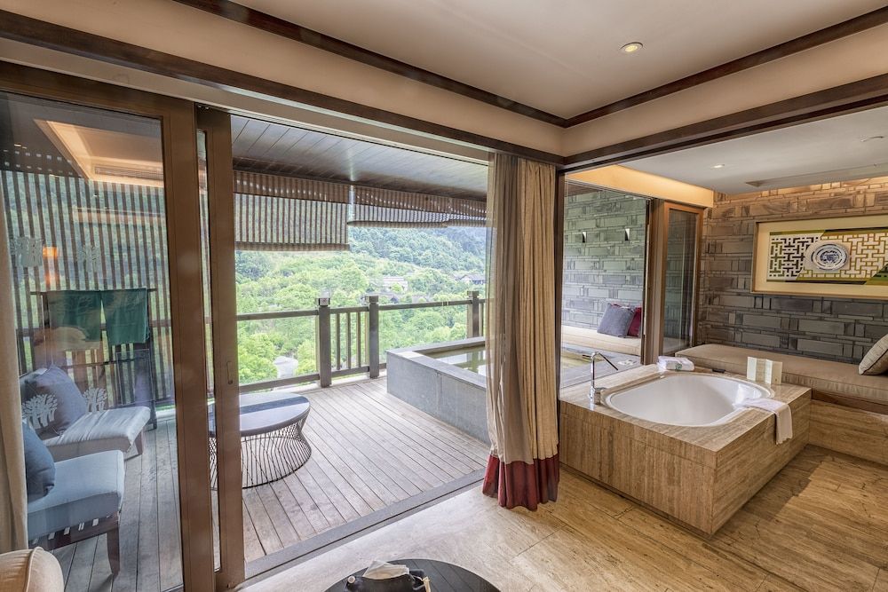 Banyan Tree Chongqing Beibei Hot Spring Retreat King 3