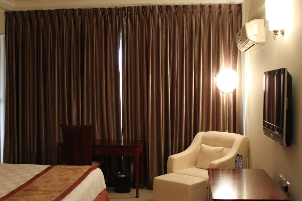 Royal Nick Hotel Standard Room 4