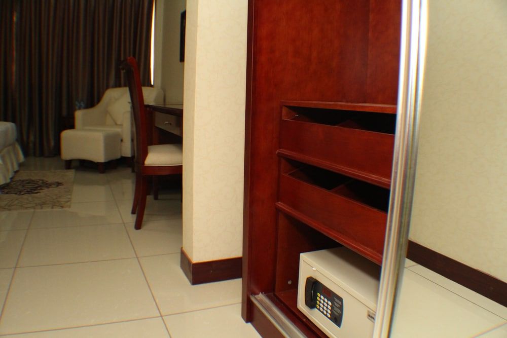 Royal Nick Hotel Standard Room 5