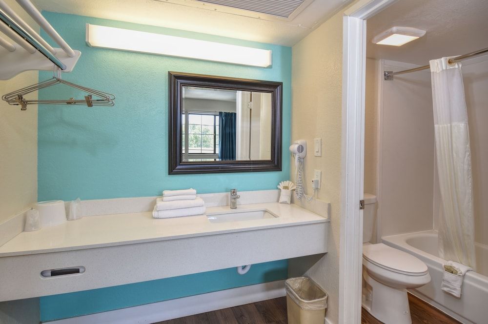 Vagabond Inn Buttonwillow North I-5 Standard Room 4