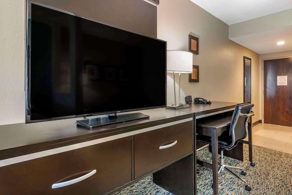 Suite, 2 Queen Beds, Non Smoking (Shower Only, No Pets Allowed)