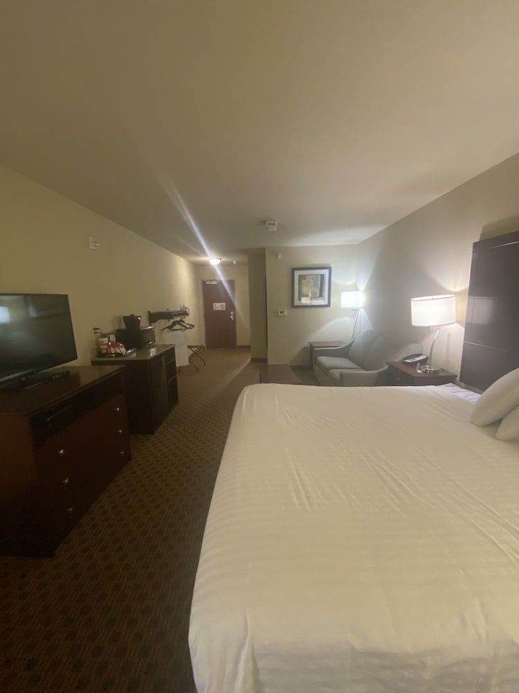 Suite, 1 King Bed, Accessible, Non Smoking