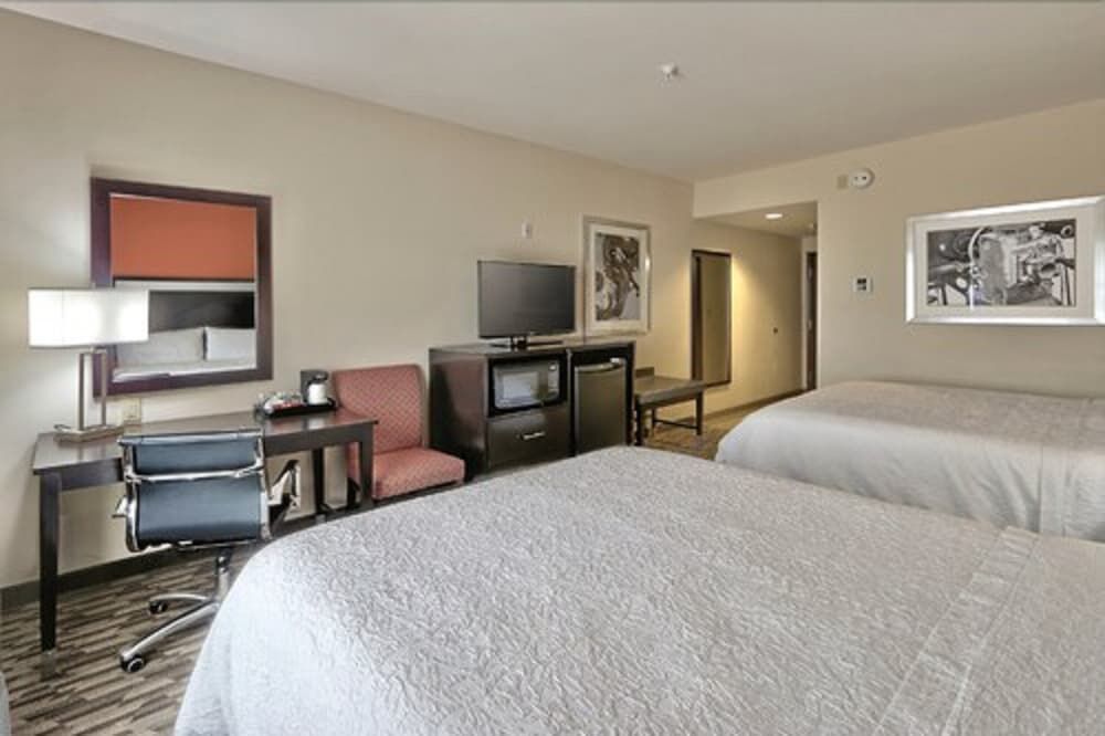 Room, 2 Queen Beds, Refrigerator & Microwave