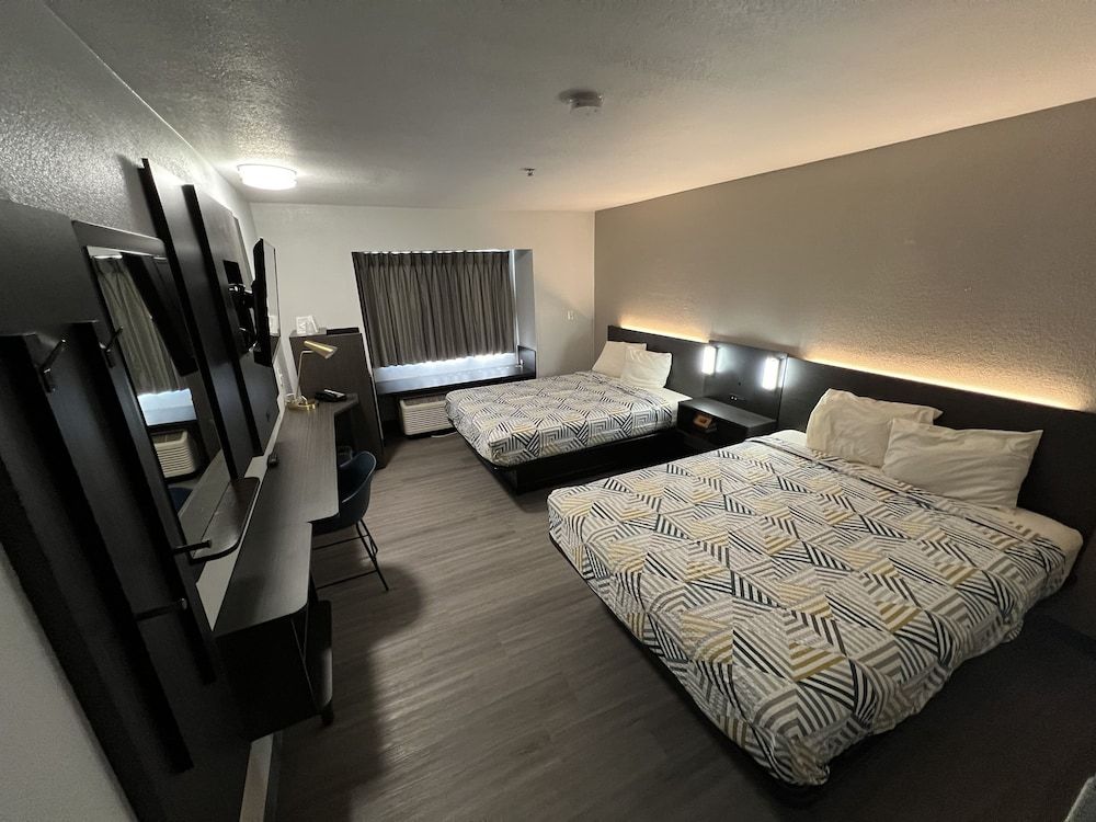 Motel 6 Simpsonville, SC - Greenville Standard Room, 2 Queen Beds, Non Smoking 2