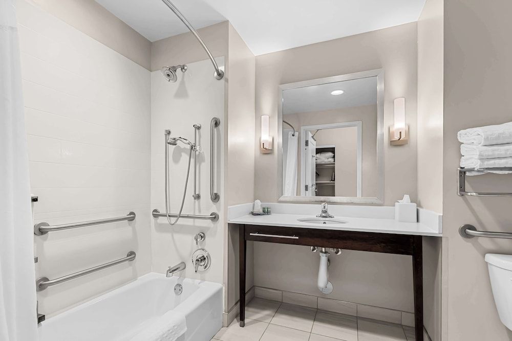 Best Western Gettysburg Suite, Multiple Beds, Accessible, Bathtub (with Sofabed) 4