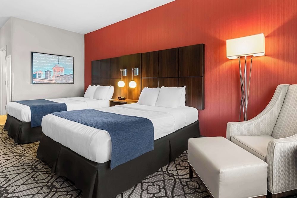 Best Western Gettysburg Standard Room, 2 Queen Beds, Accessible, Bathtub 2