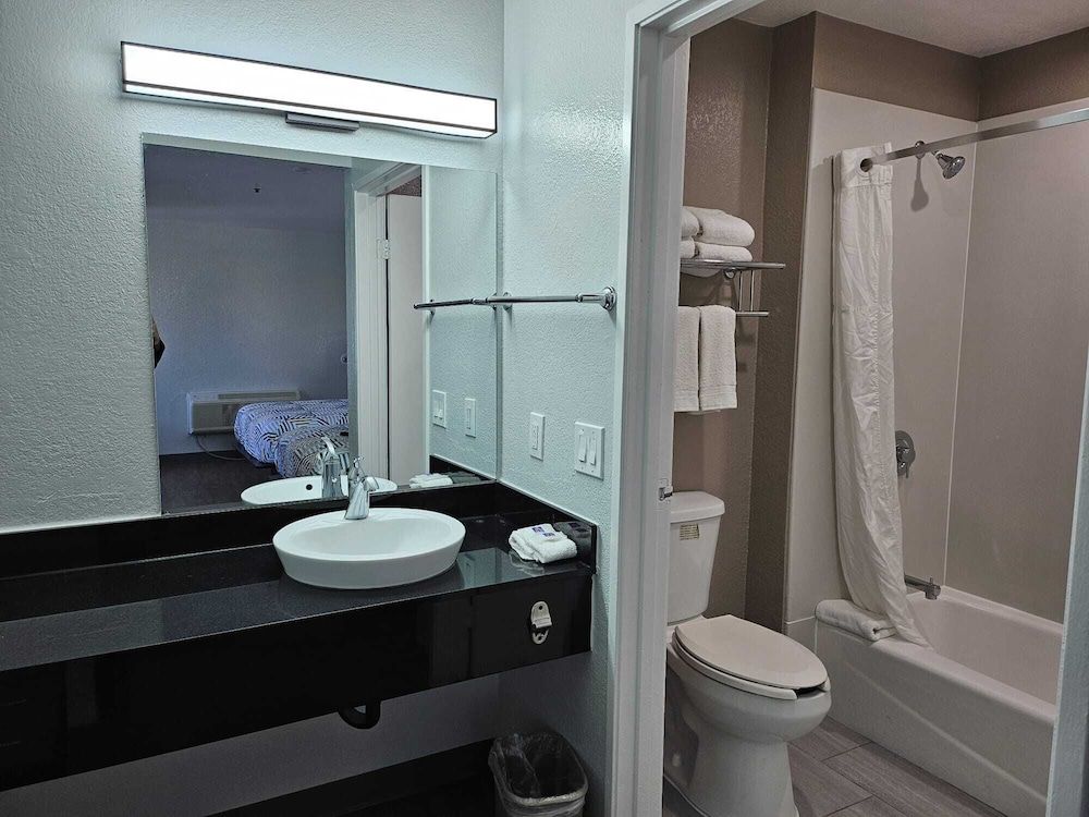 Deluxe Room, 2 Double Beds, Non Smoking, Refrigerator & Microwave