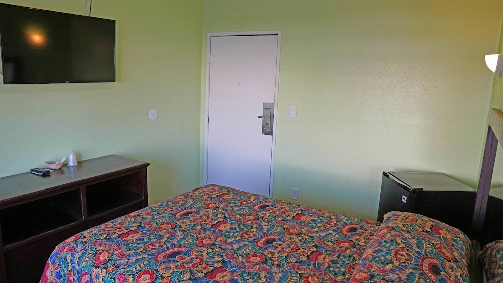 undefined Antonio Hotel 8