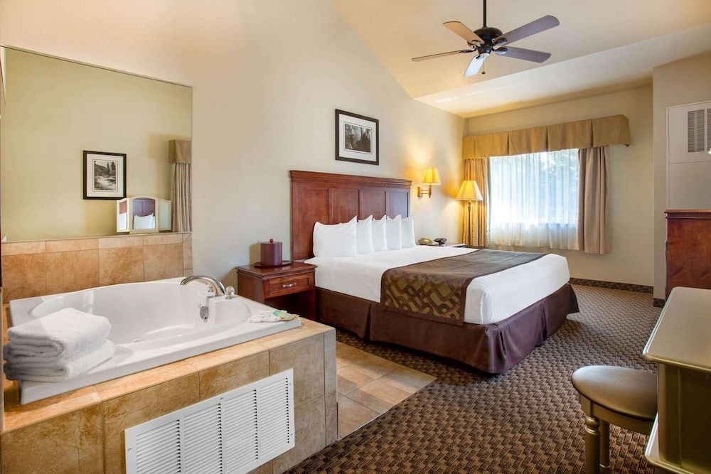 Honeymoon Suite, 1 King Bed, Non Smoking