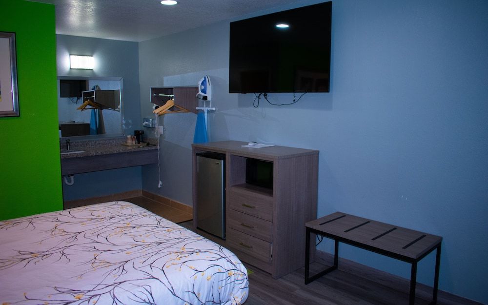 Fort Davis Inn & R.V. Park Executive Room, 1 King Bed, Non Smoking 6