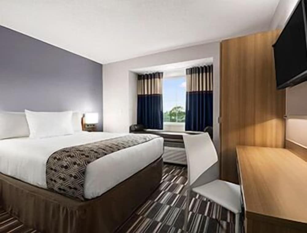 Standard Room, 1 Queen Bed, Non Smoking
