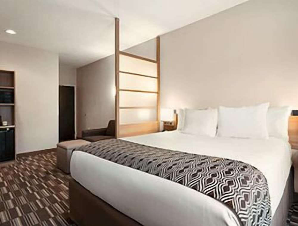 Standard Room, 1 Queen Bed, Non Smoking