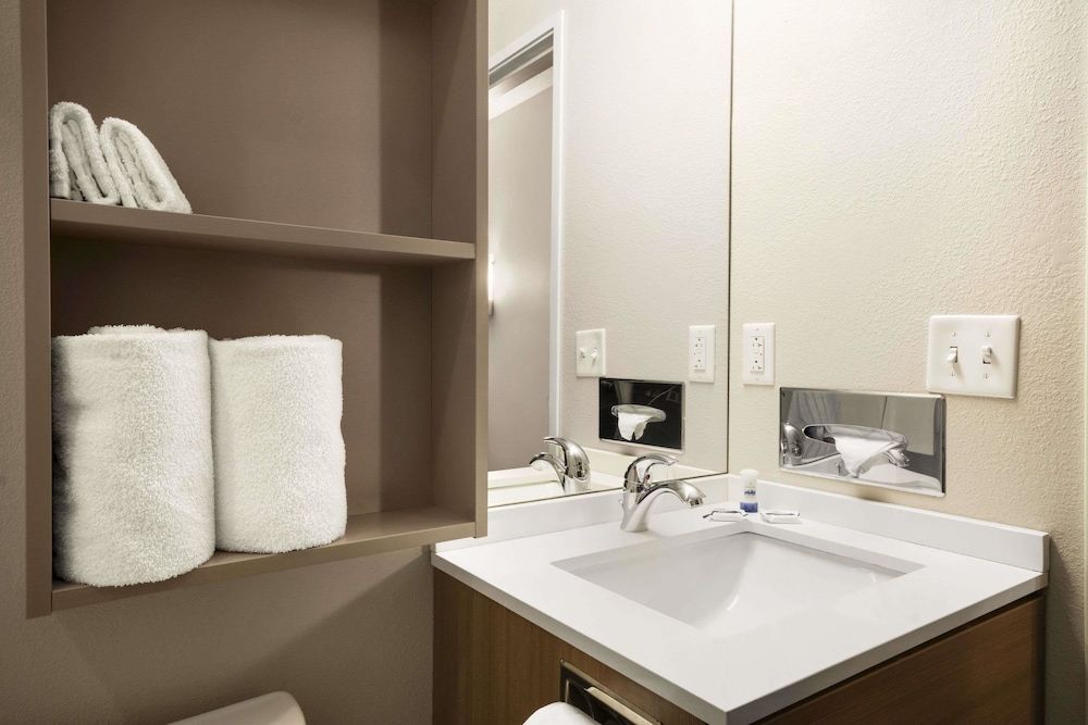 Deluxe Room, 1 King Bed with Sofa bed, Non Smoking