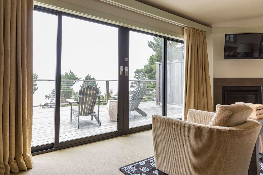 Heritage House Resort & Spa Room, 1 King Bed, Ocean View 7