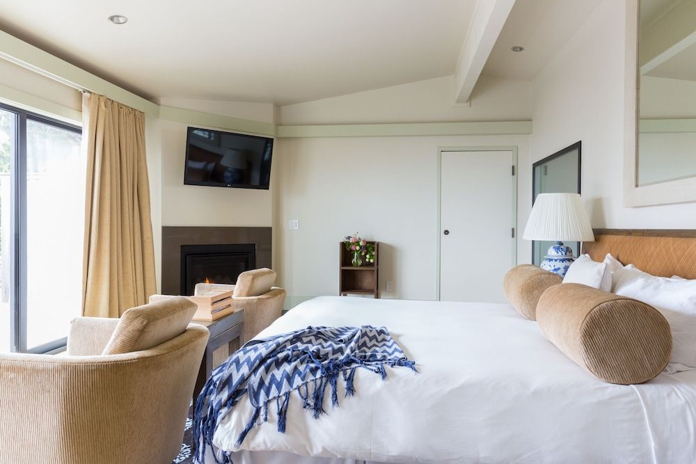 Heritage House Resort & Spa Room, 1 King Bed, Ocean View 2