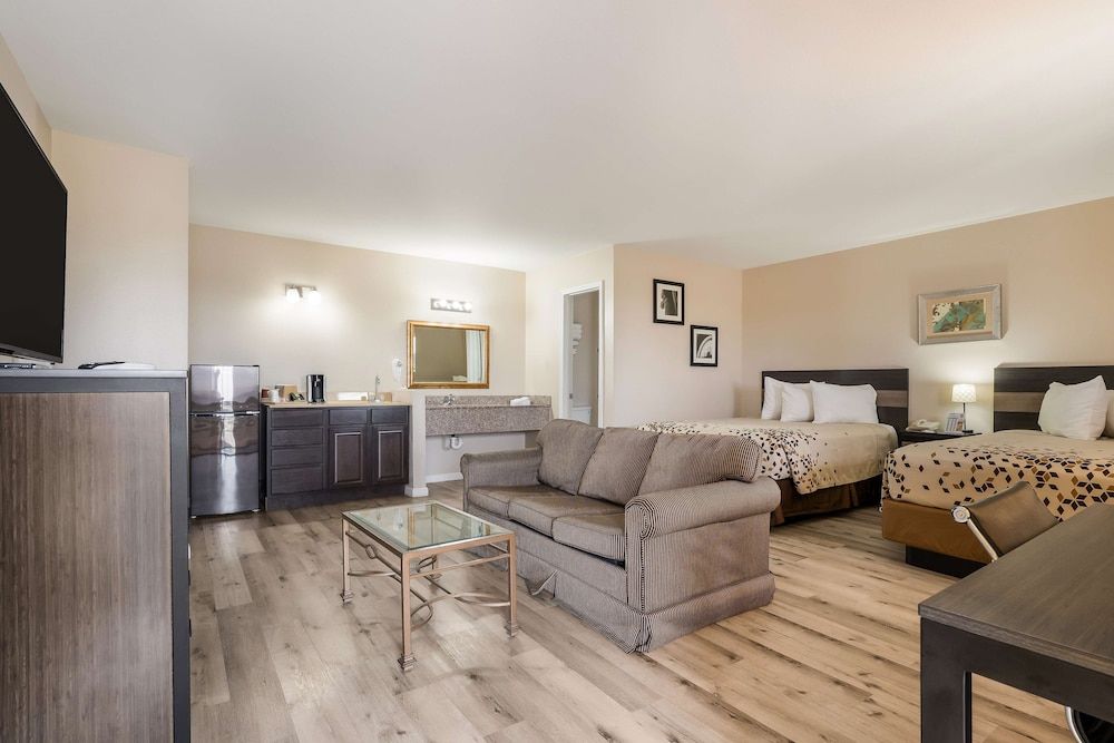 Americas Best Value Inn Refugio Junior Suite, 2 Queen Beds, Non Smoking 2