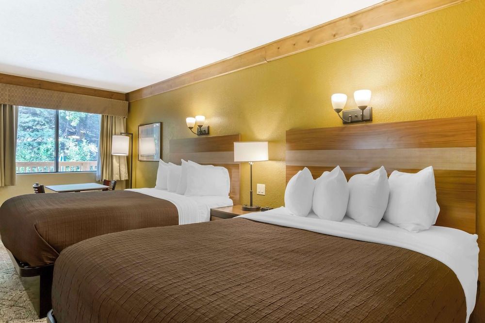 Best Western Rivers Edge Standard Room, 2 Queen Beds, Non Smoking, Microwave 2