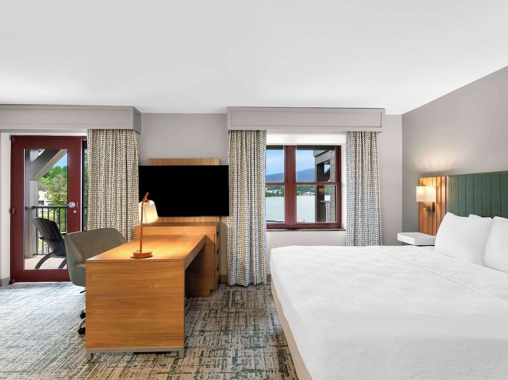 Suite, One King Bed