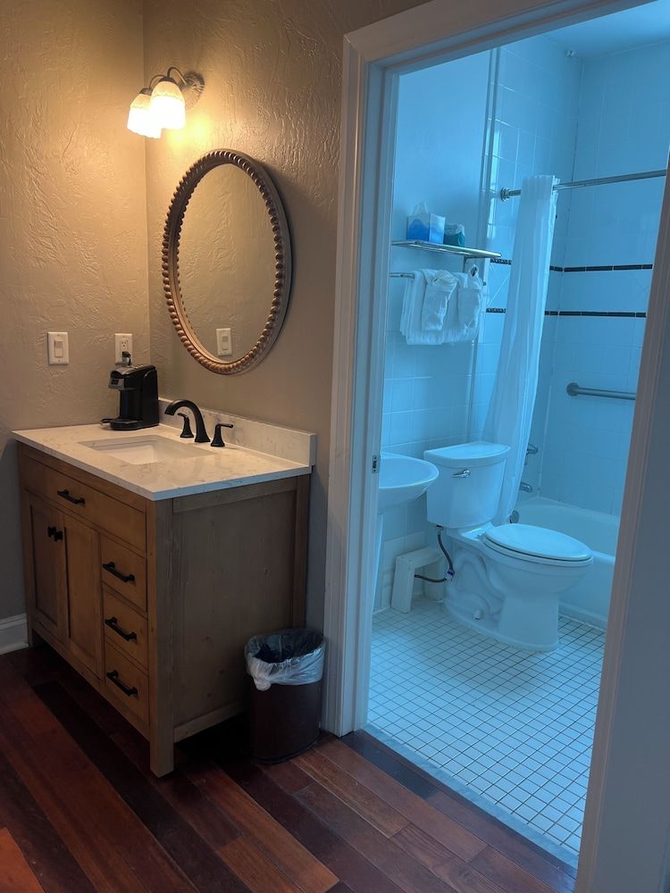 Casa Marina Hotel Standard Room 4