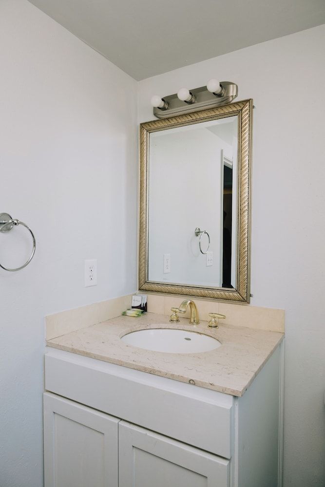 La Hacienda Motel Standard Room 6