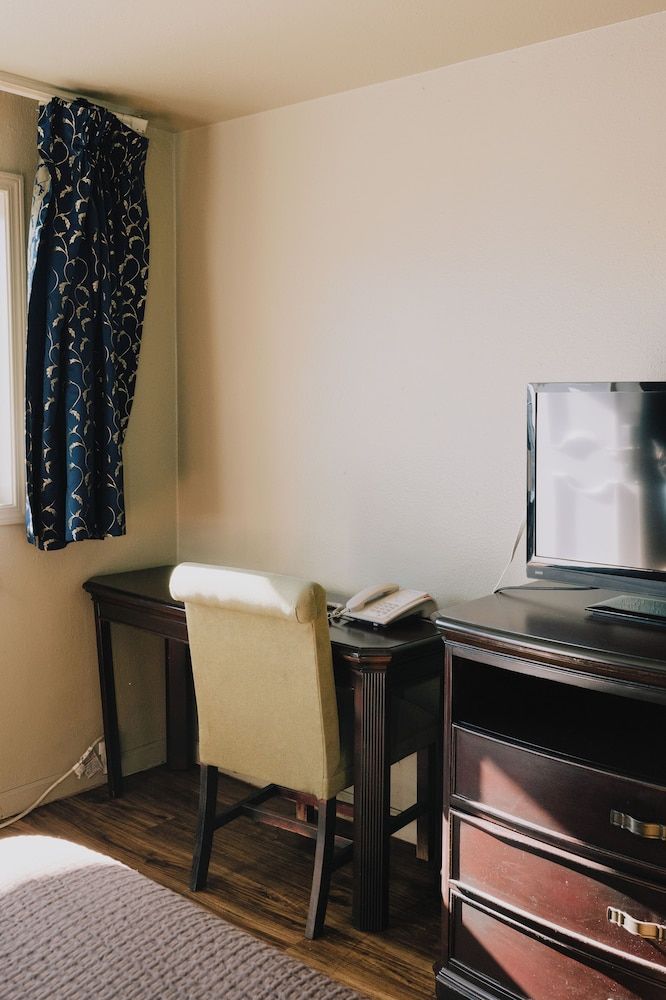 La Hacienda Motel Standard Room 9