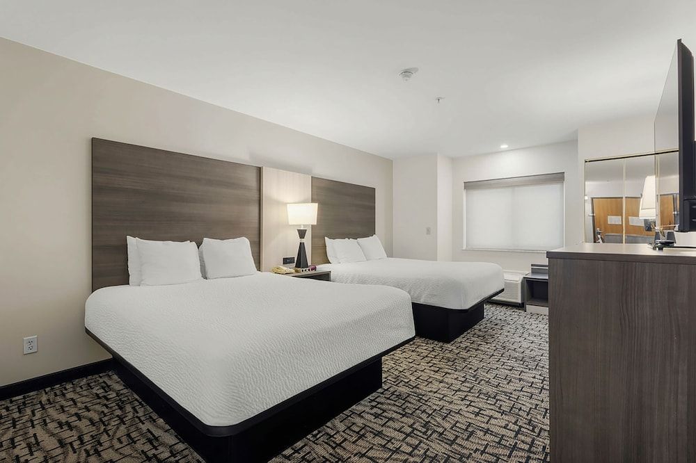 Standard Room, 2 Queen Beds, Non Smoking (Shower Only)