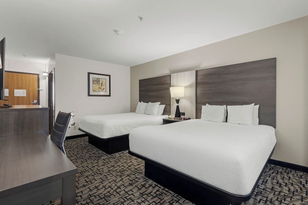 Standard Room, 2 Queen Beds, Non Smoking (Shower Only)