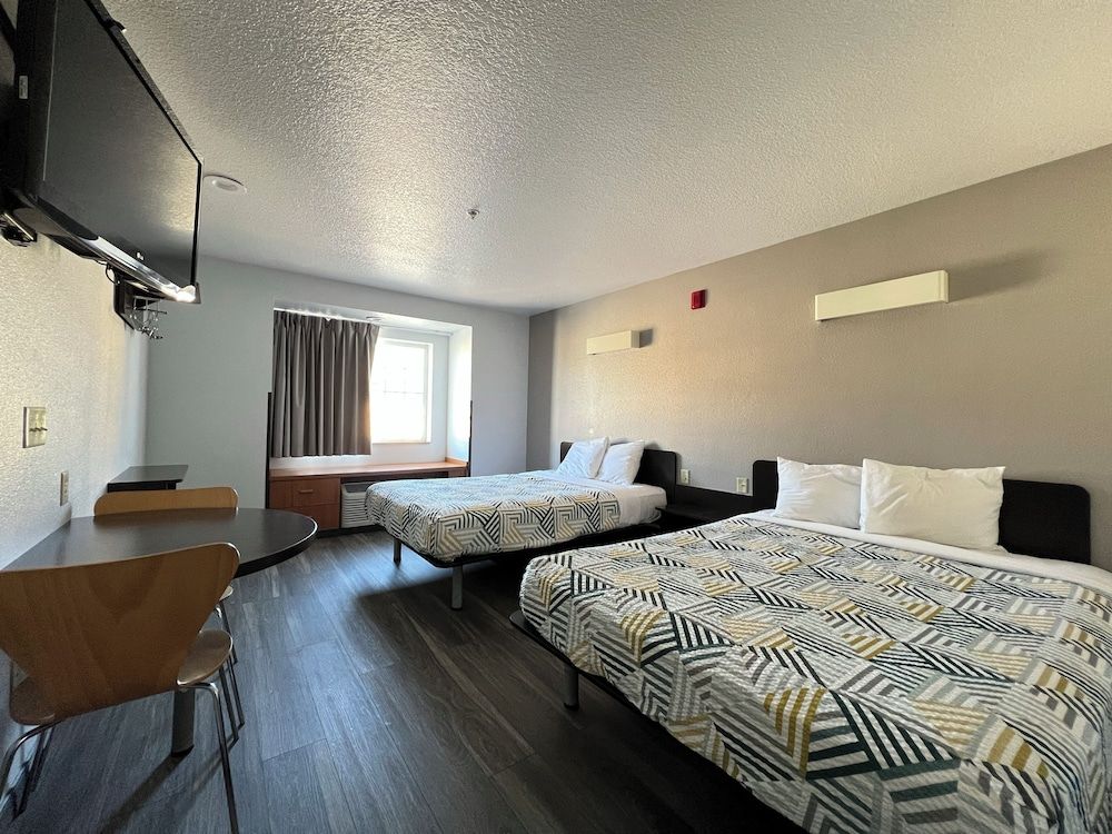 Standard Room, 2 Queen Beds, Non Smoking
