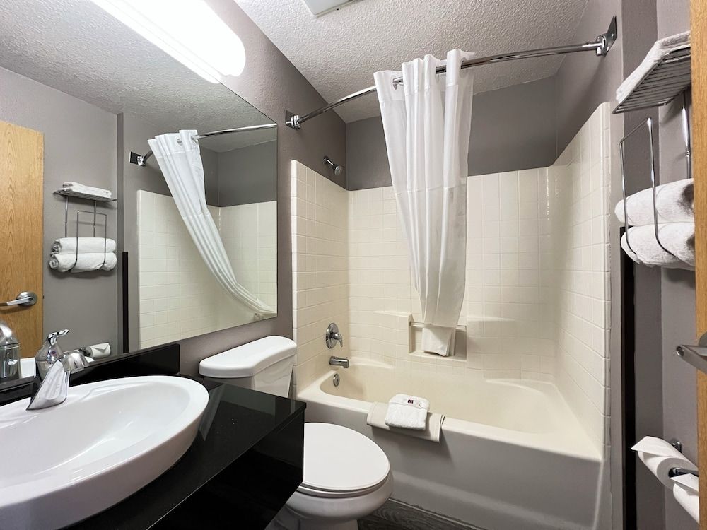 Standard Suite, 1 Queen Bed, Accessible, Non Smoking