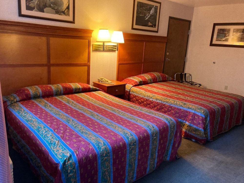 2 Queen Beds Accessible Non-Smoking