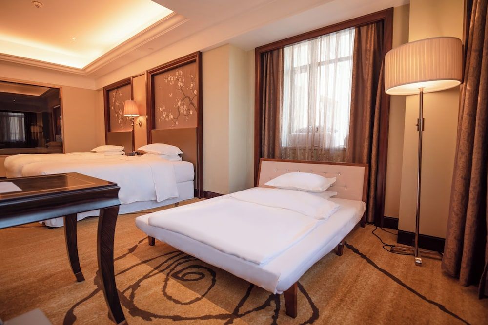Family Room, 2 Double Beds and 1 Sofa Bed
