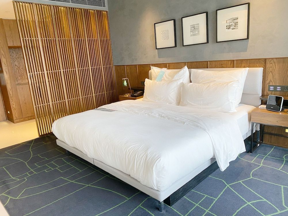 Classic Room, 1 King Bed, City View