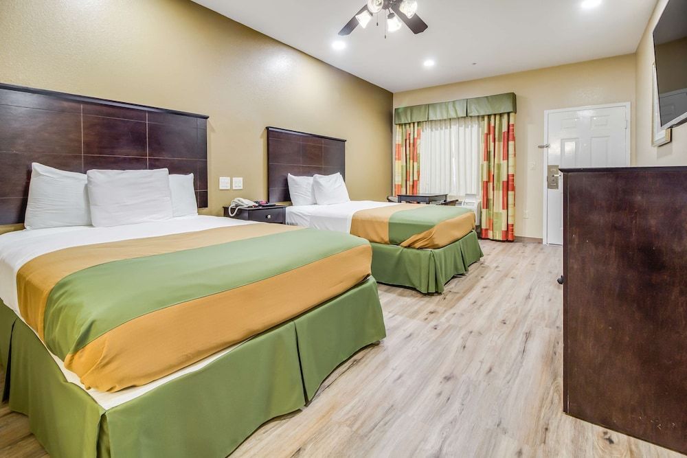 Americas Best Value Inn & Suites Tomball Room, 2 Queen Beds, Non Smoking 3