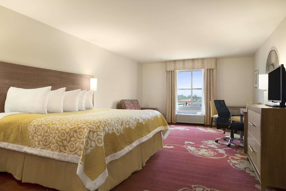 Studio Suite, 1 King Bed, Accessible, Non Smoking