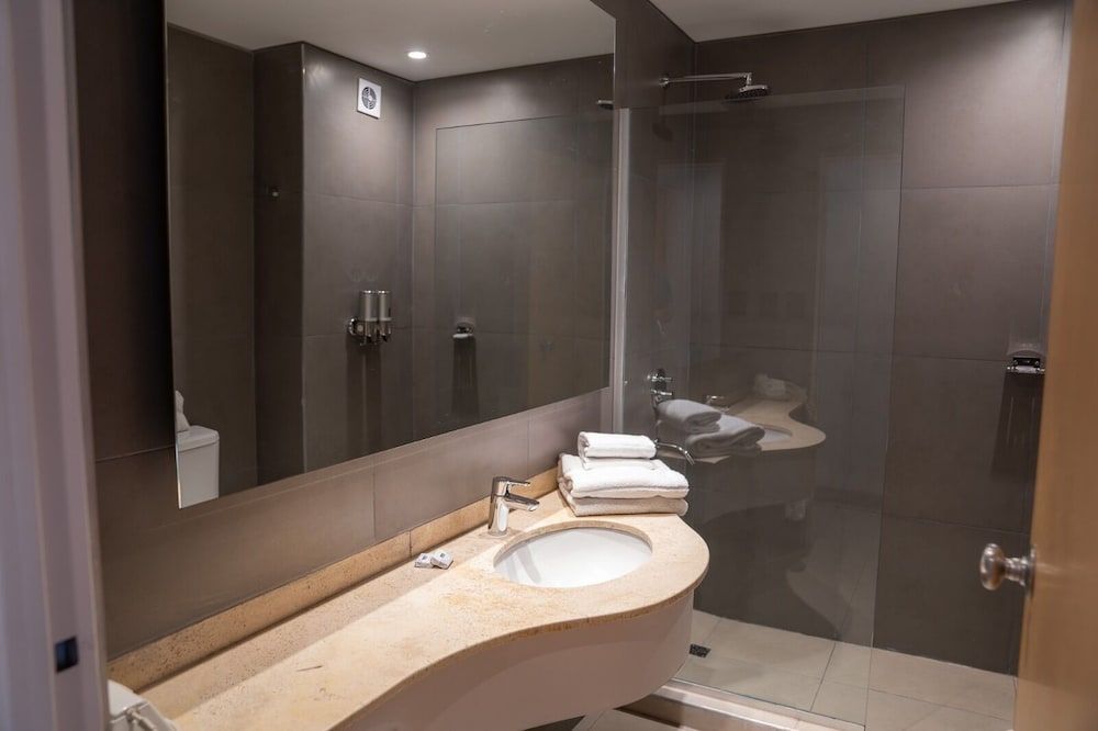 Urbana Suites Classic Double Room 4