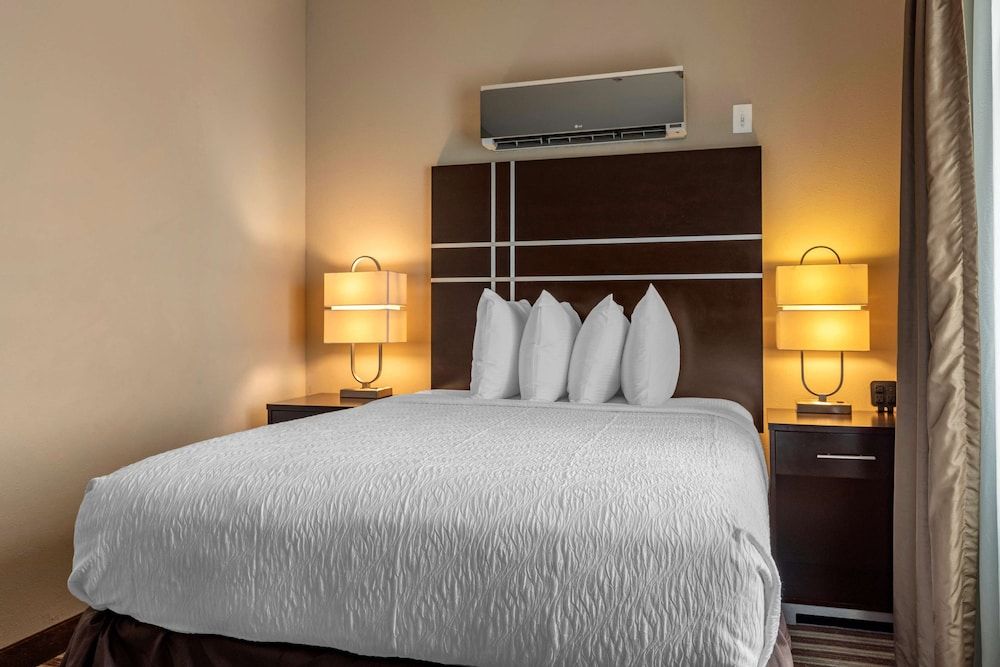 Suite, Multiple Beds, Non Smoking, Kitchen (Full Kitchen)