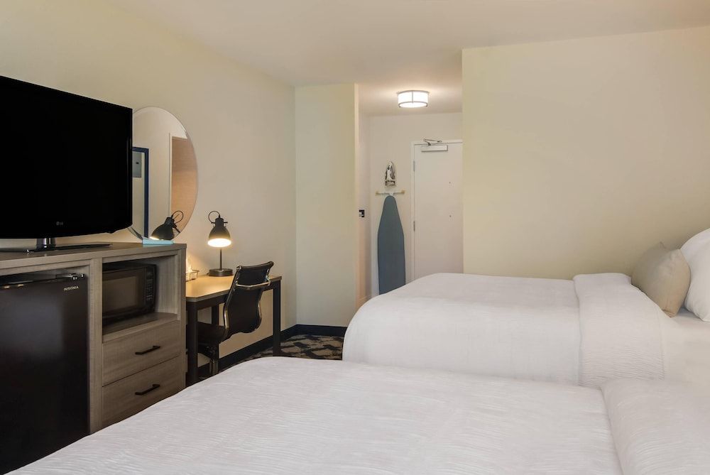 The Inn on Maritime Bay, an Ascend Collection Hotel Room, 2 Queen Beds, Accessible, Non Smoking 2