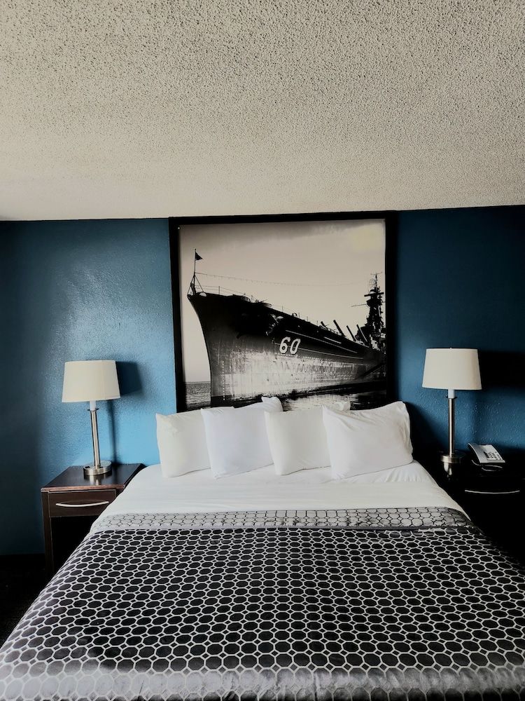 Americas Best Value Inn & Suites Phenix City Suite, 1 King Bed, Non Smoking 2