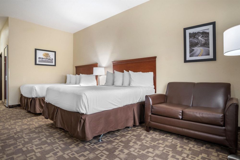 Standard Room, 2 Queen Beds, Accessible, Refrigerator & Microwave (with Single Sofabed)