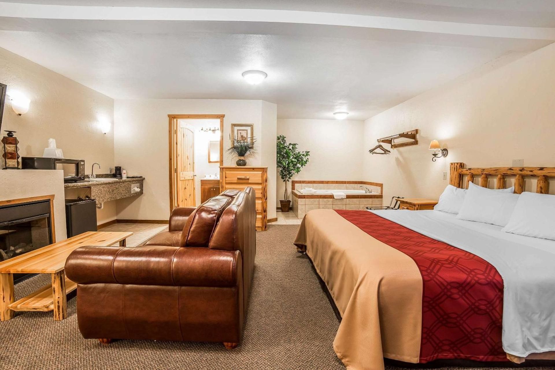 2 Queen Beds - No Smoking, No Pets