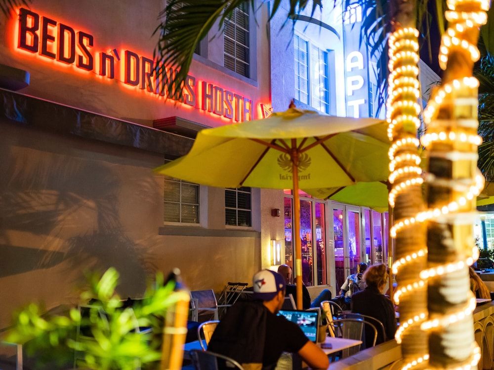 undefined Beds n' Drinks Hostel 5