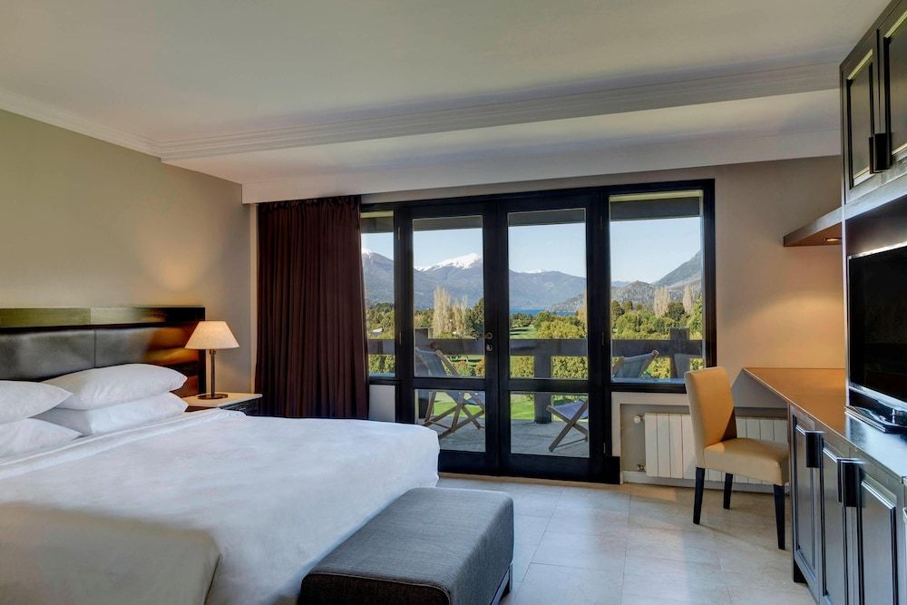 Arelauquen Lodge, A Tribute Portfolio Hotel Grand Room, 1 King Bed 2