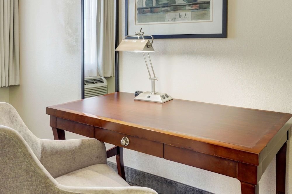 undefined Best Western Plus Downtown Inn & Suites 10