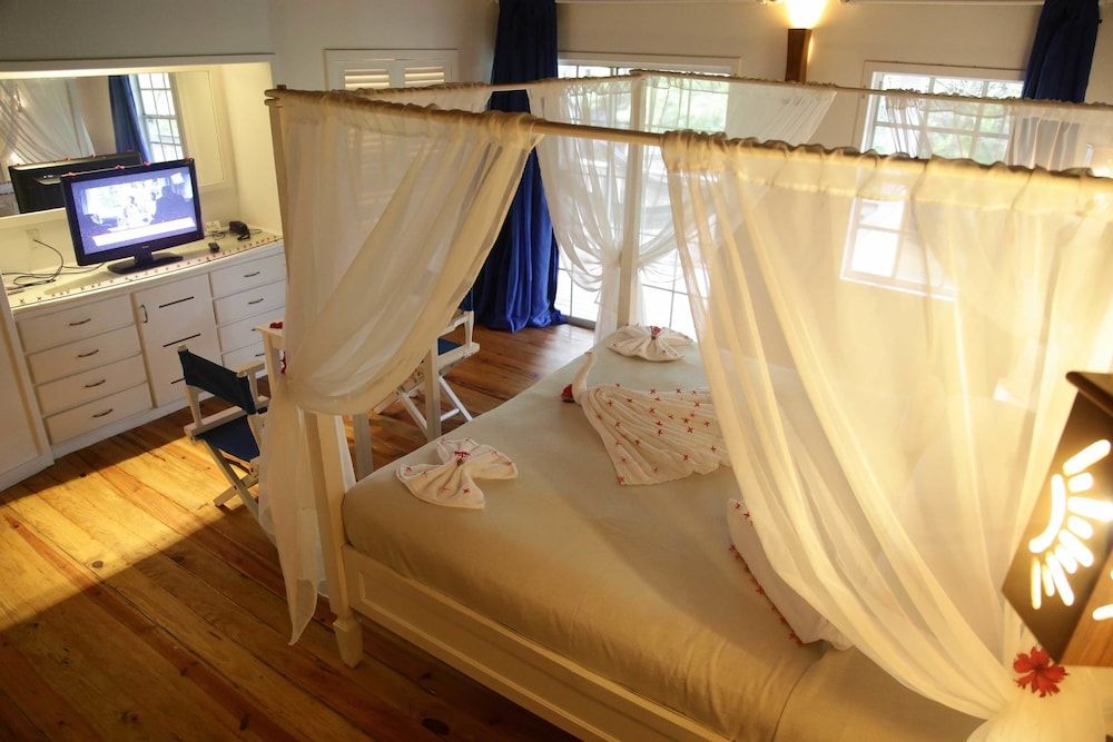 Henry Morgan Resort - All Inclusive Standard, Two Queen Beds 4