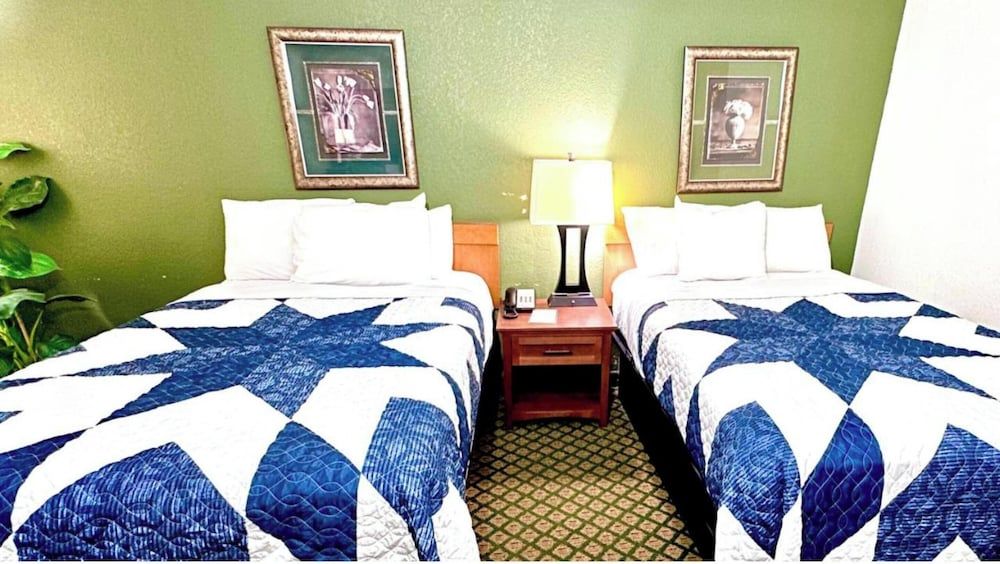 Room, 2 Queen Beds, Non Smoking
